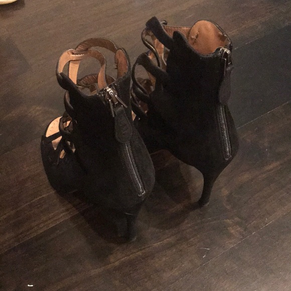 Alaia Heels - Picture 3 of 7
